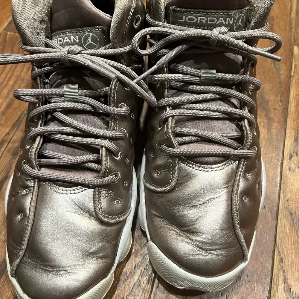 Kids Nike Jordan Jumpman Team II Sneakers in Sepia Stone
